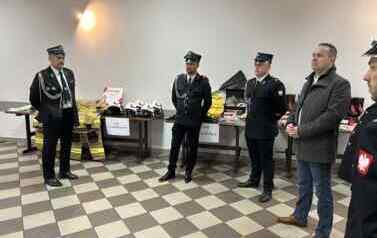 Przekazanie sprzętu w ramach dofinansowania Starostwa Powiatowego w Żurominie dla OSP 4